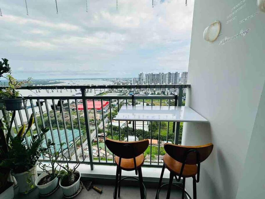 Q7 Riverside 2 Bed Rooms W River-View, Netflix & Pool Ho Chi Minh City Exterior photo